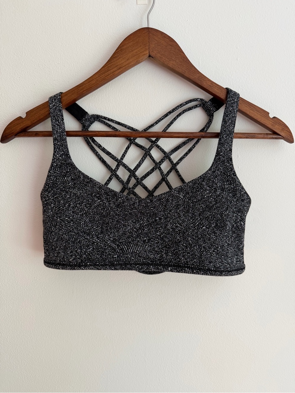 Lululemon Free To Be Bra (Wild) Feathered Jacquard Black White Women’s Size 8